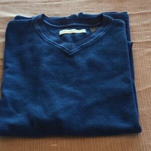 Naturalife Navy Blue V-Neck shirt size L.